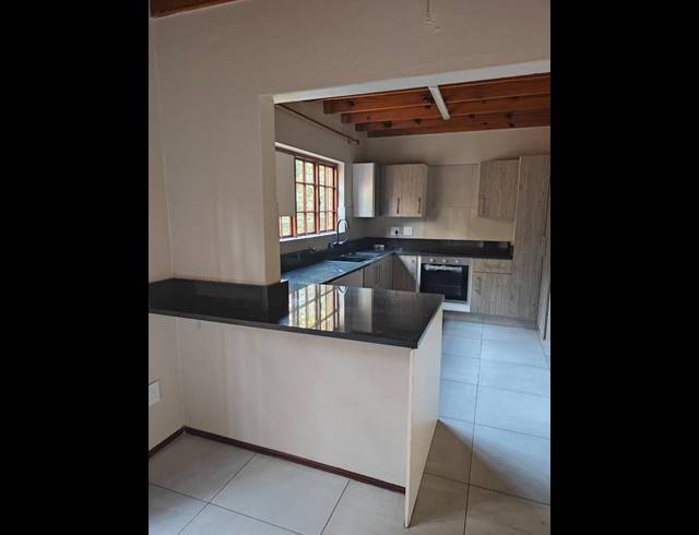 4 BEDROOM PROPERTY TO RENT IN FAERIE GLEN
